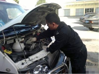 汽车停放后启动困难与电瓶亏电原因分析及维修建议